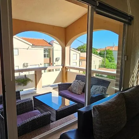 Anisa Apartment Vir Exterior photo