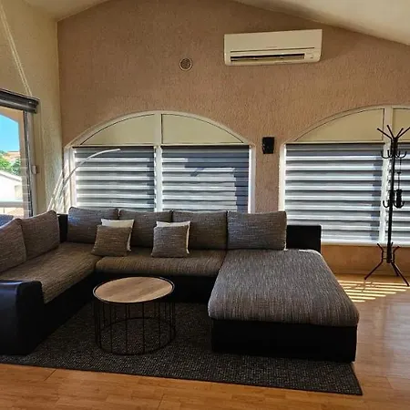 Anisa Apartment Vir Exterior photo
