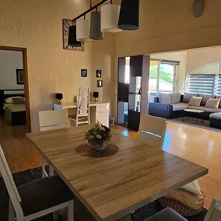 Anisa Apartment Vir Exterior photo