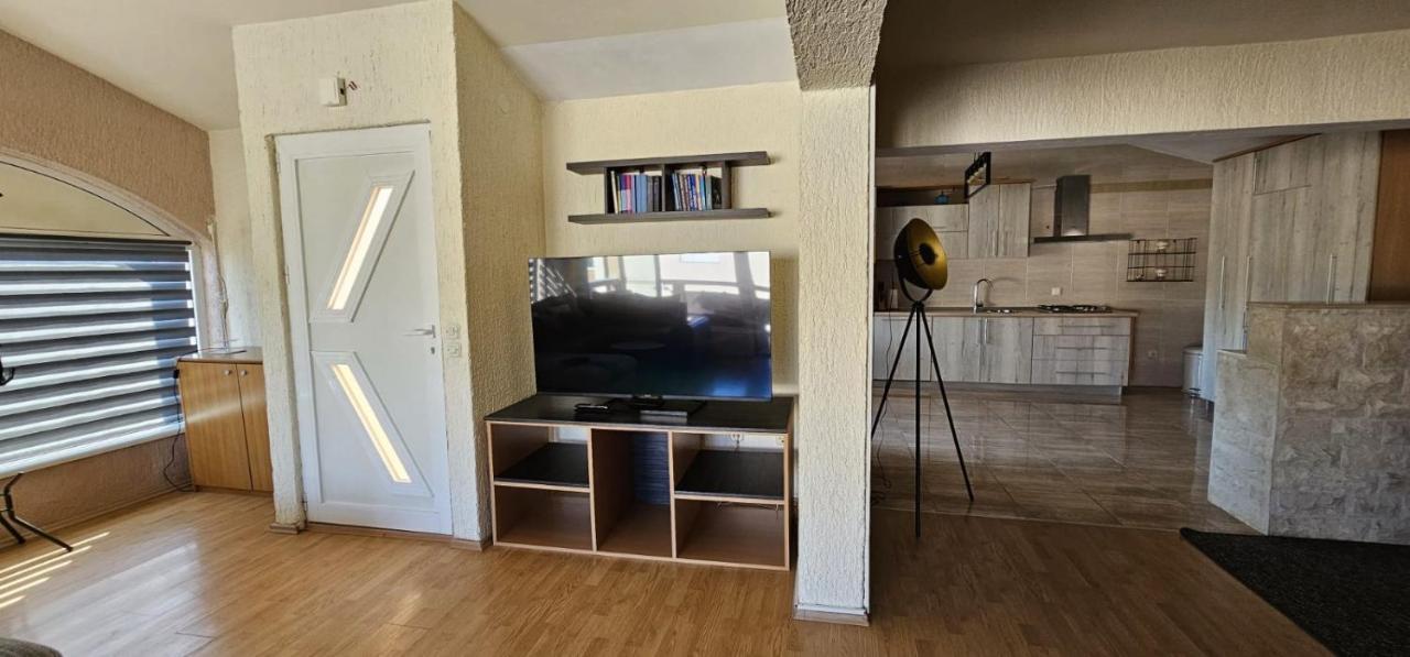 Anisa Apartment *